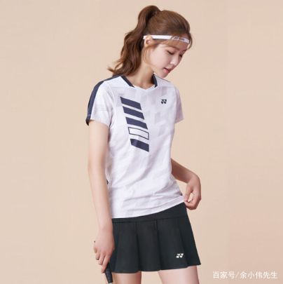 打羽毛球穿什么衣服好_打羽毛球穿什么衣服好吸汗层-第2张图片-潮百科