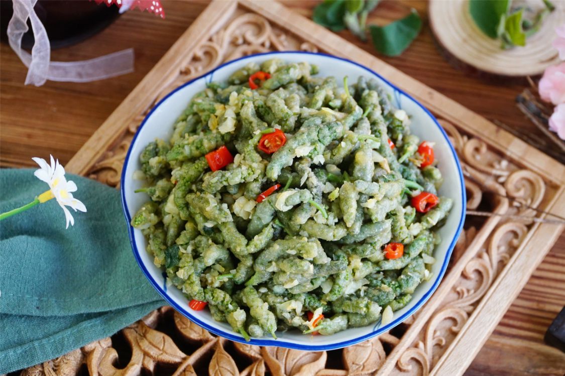 旧时候用来充饥,现在却是稀罕野菜,采摘时间短,蒸一蒸清香可口