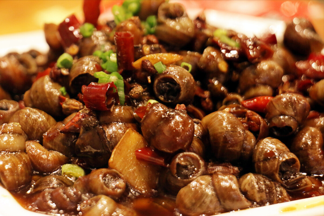 清洗田螺不能只放盐,多加2样,田螺不停吐沙,洗得干净吃着放心