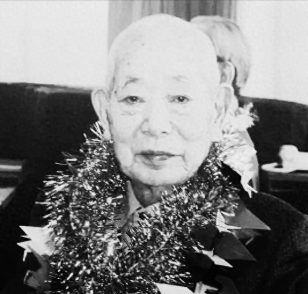 回顾日本少佐被我军俘虏竟提出要手枪从此我军多一个新军种