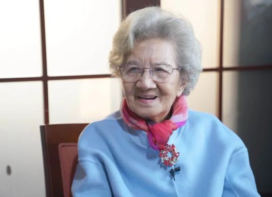 92岁"国民奶奶"陈奇分享快乐长寿的秘诀