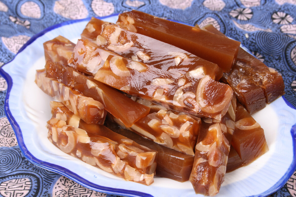 同样是动物皮,为啥猪皮只能做肉冻?驴皮却能包装成阿胶卖天价?