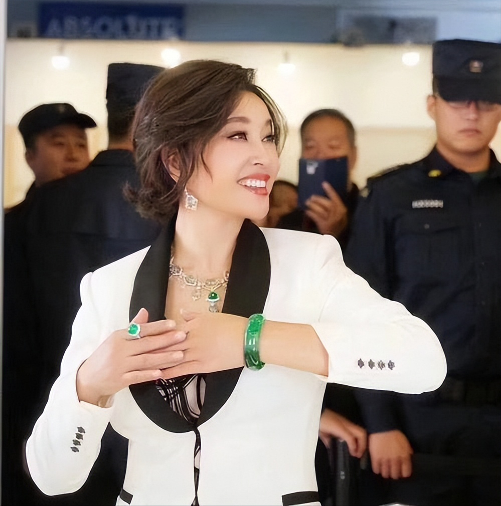 曾锒铛入狱的商业女王