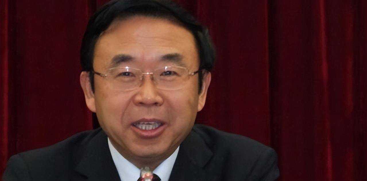 纪实:山东副省长黄胜,敛财1223万,包养46名情妇,偏爱鸳鸯浴