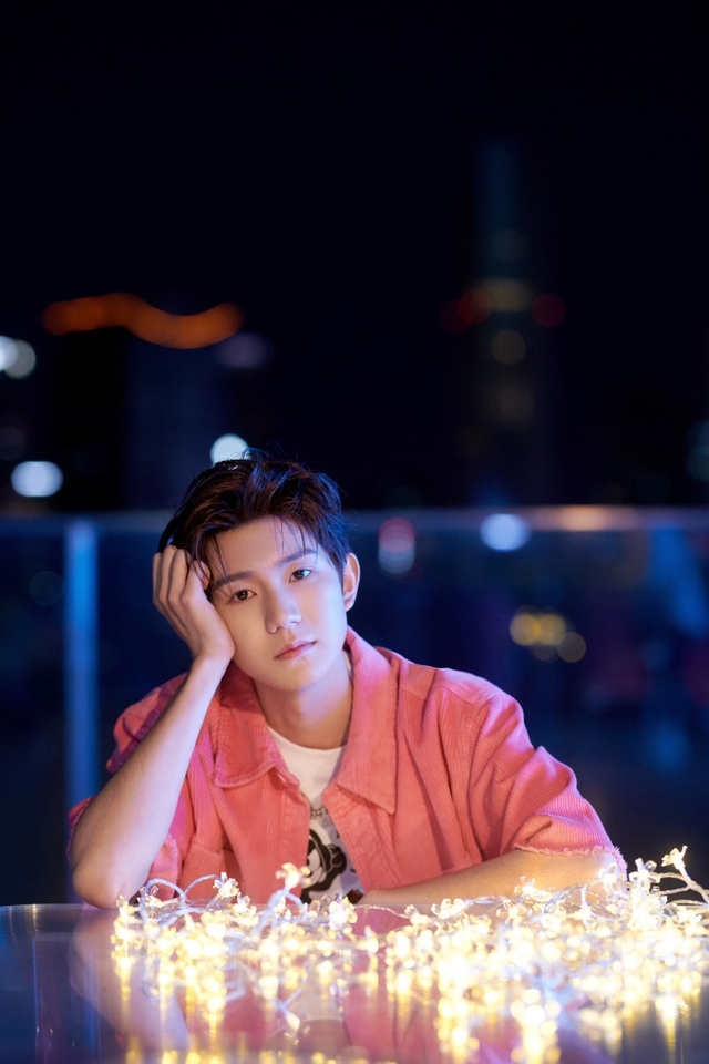 王源环球人物三月刊,以绘画的触角和世界交流