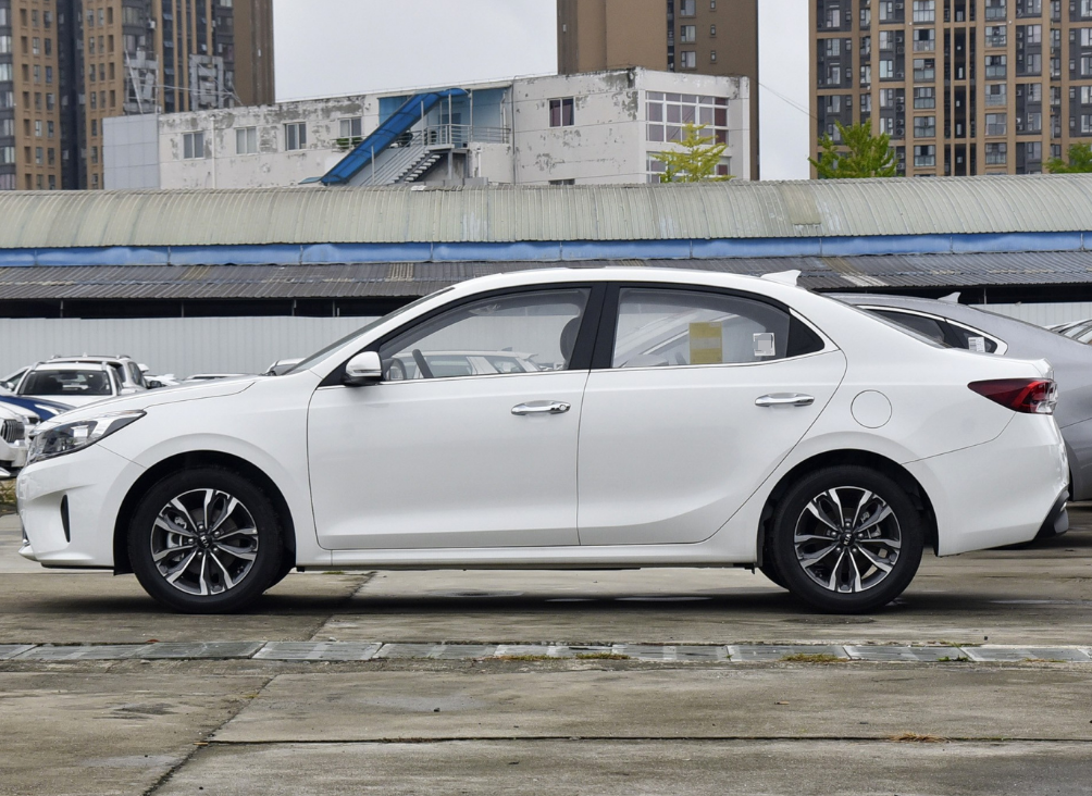 预算8万多,也能买自动挡合资车,配1.6l,油耗才5.7l,适合代步