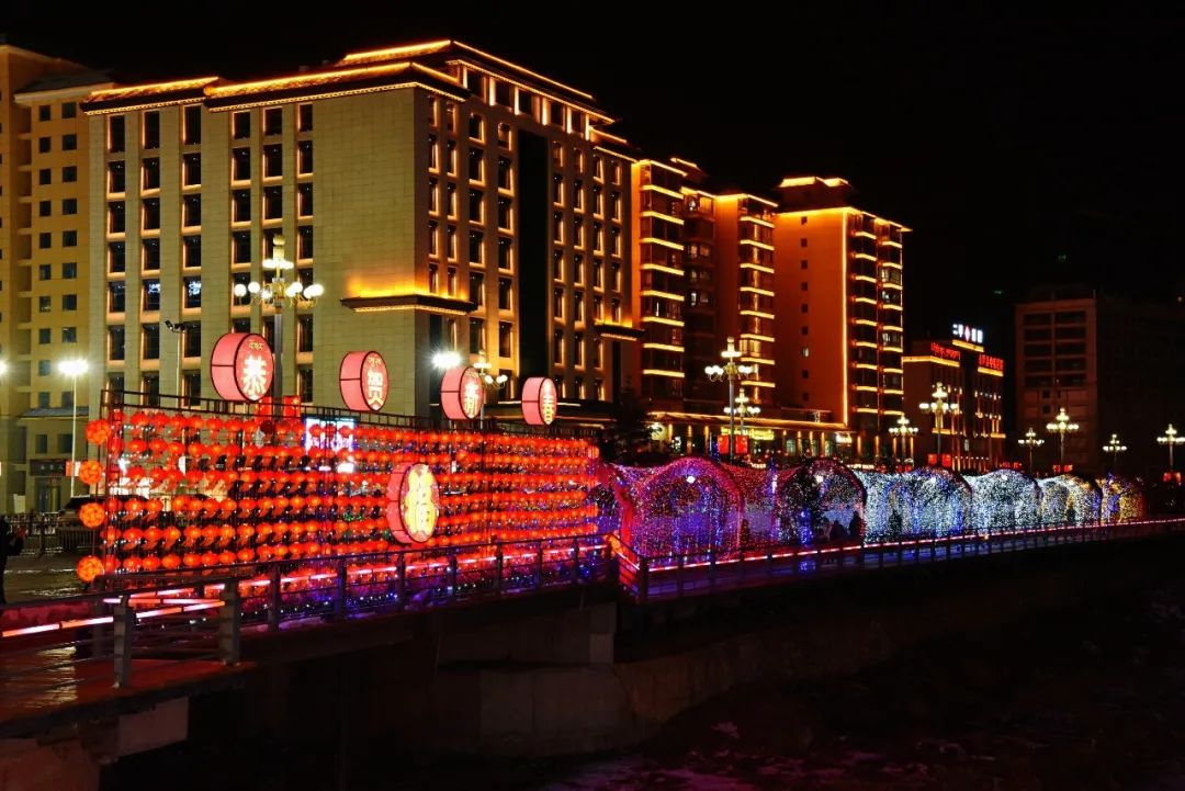流光溢彩的卓尼夜景 怎一个"美"字了得