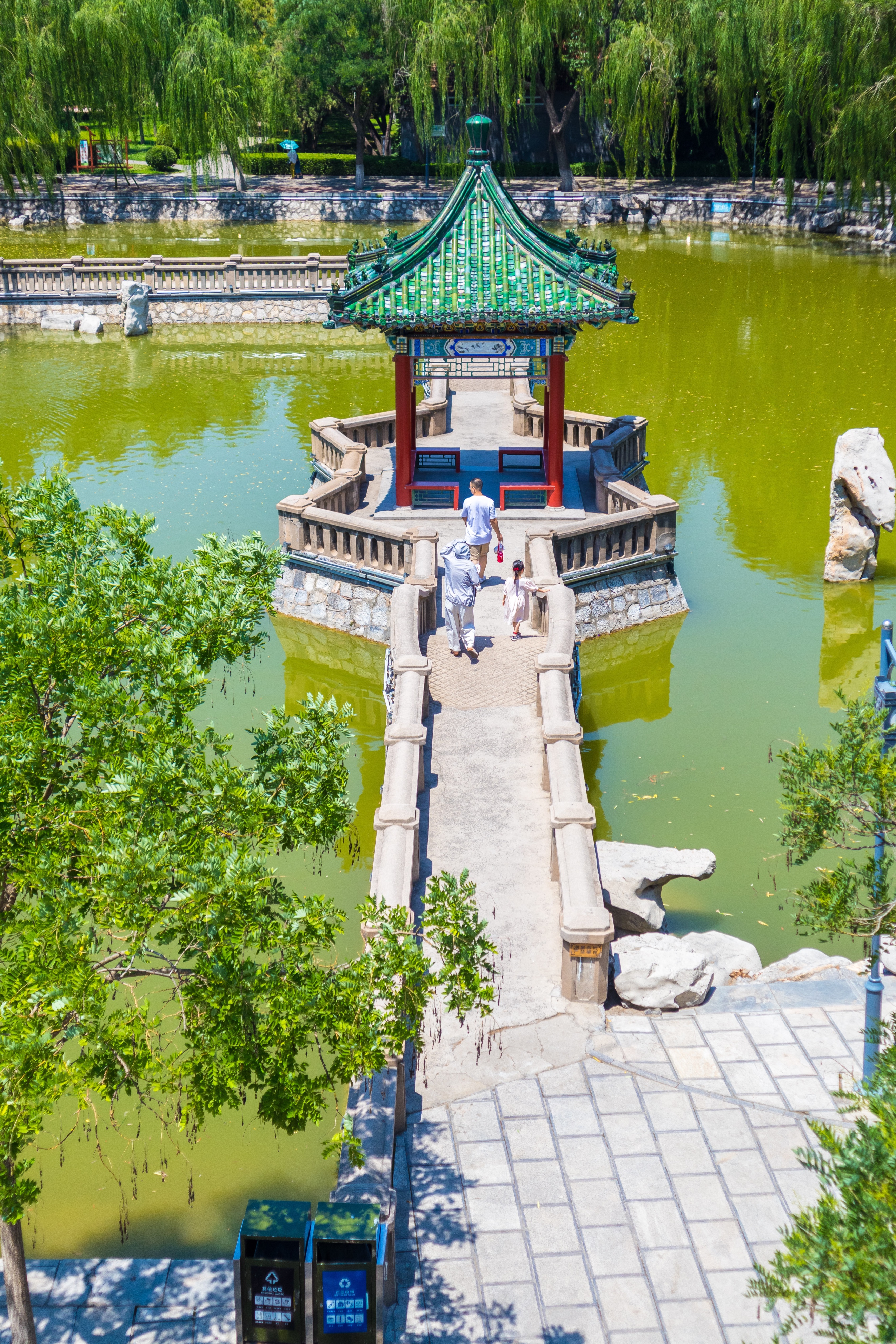 邯郸建设最早的历史文化公园,围绕武灵丛台开辟的一座公园