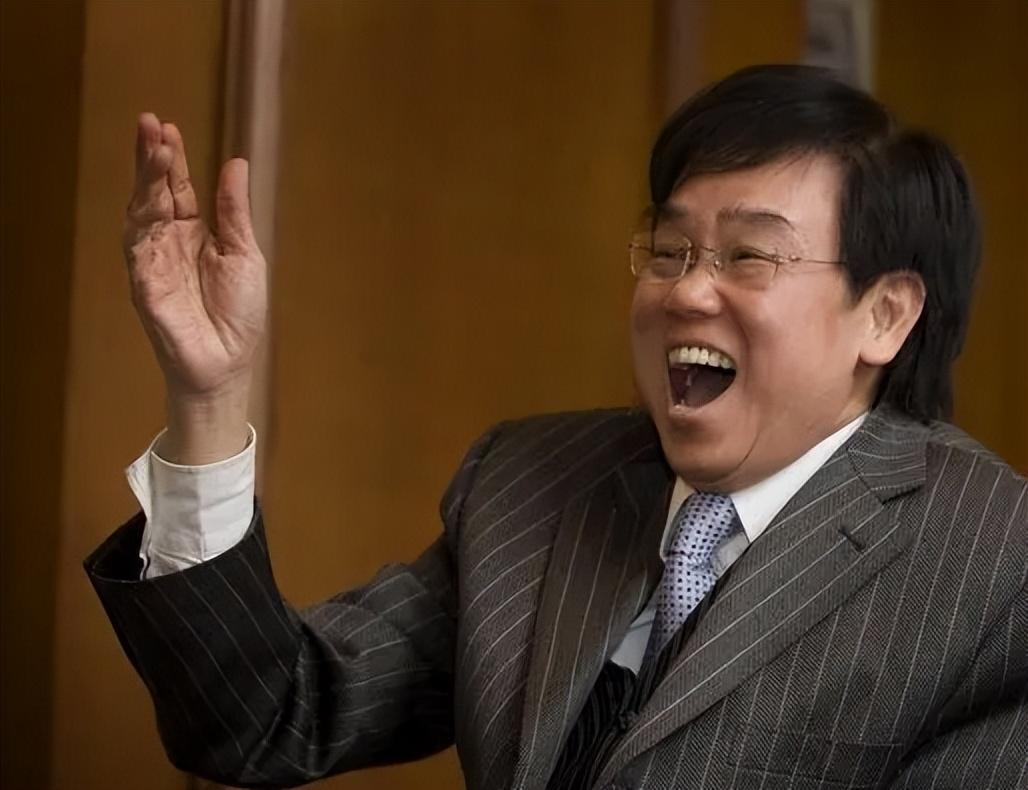 开心鬼创始人黄百鸣周星驰让他又爱又恨妻子患癌不离不弃