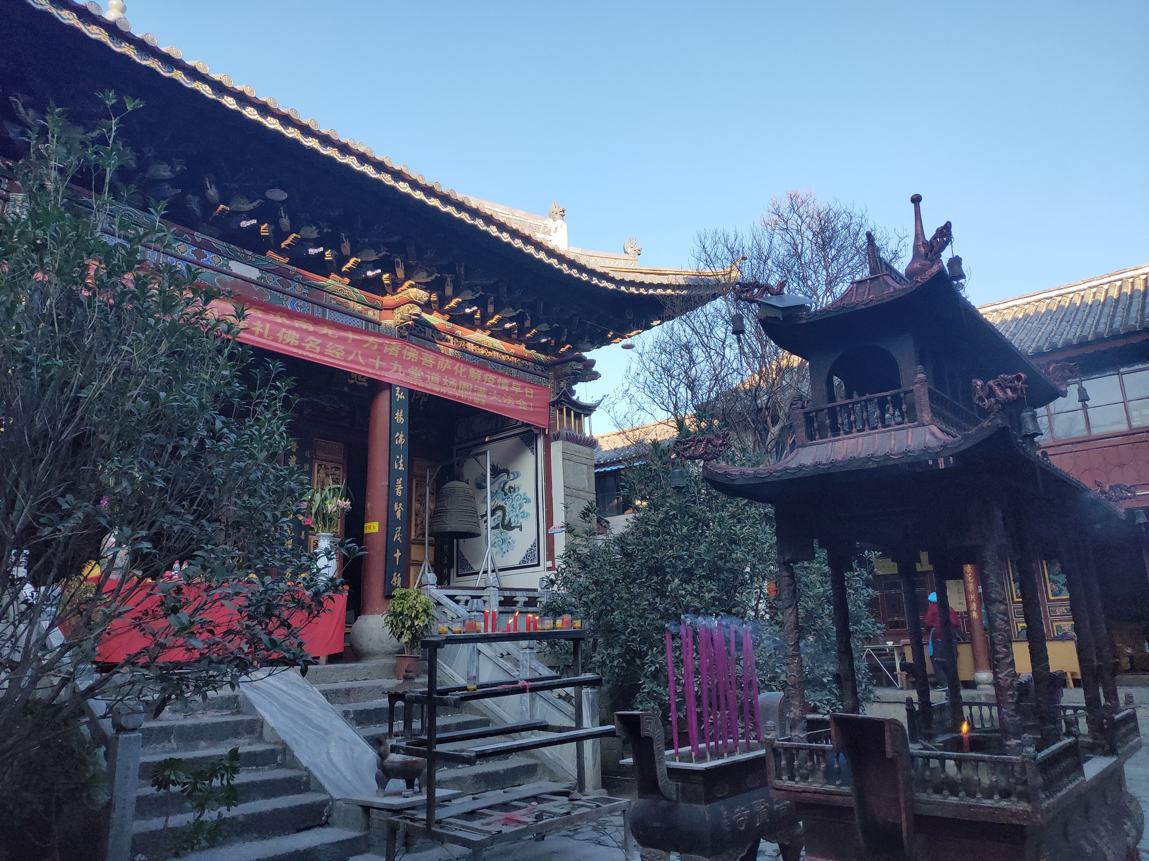 在大理古城漫步,无意中进入低调的普贤寺