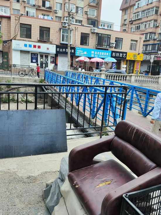 逛大连八一路自由河畔与白云街见闻游记