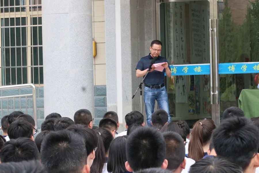 武威二中举行2020届高考30天冲刺动员暨誓师大会