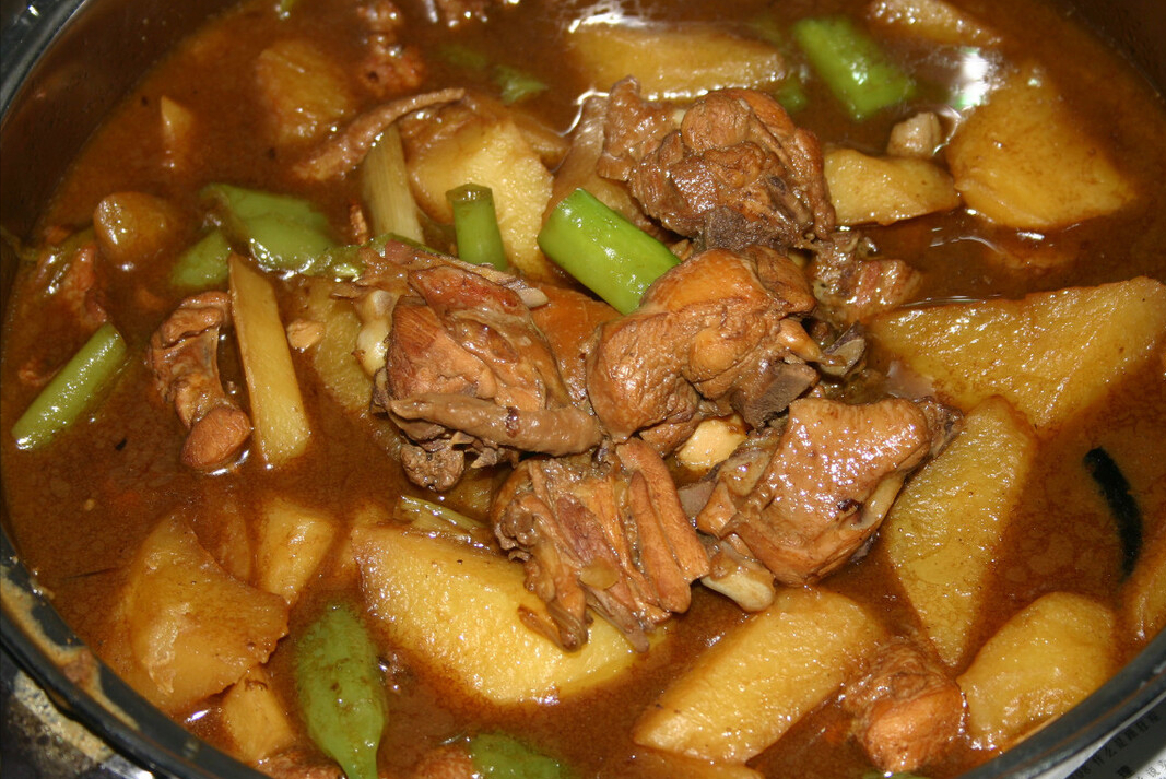 炖鸡肉,直接焯水是错的,做好这一步,鲜香又入味,鸡肉特别嫩