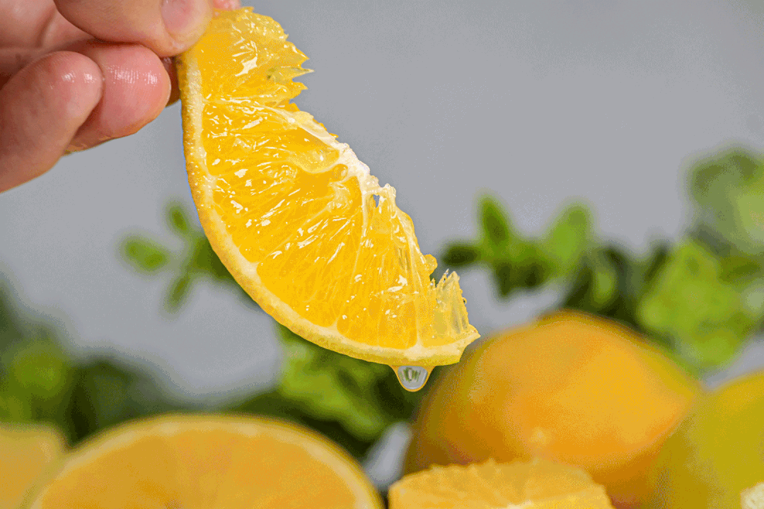 这么青的大青桔,我要是吃了算我输!