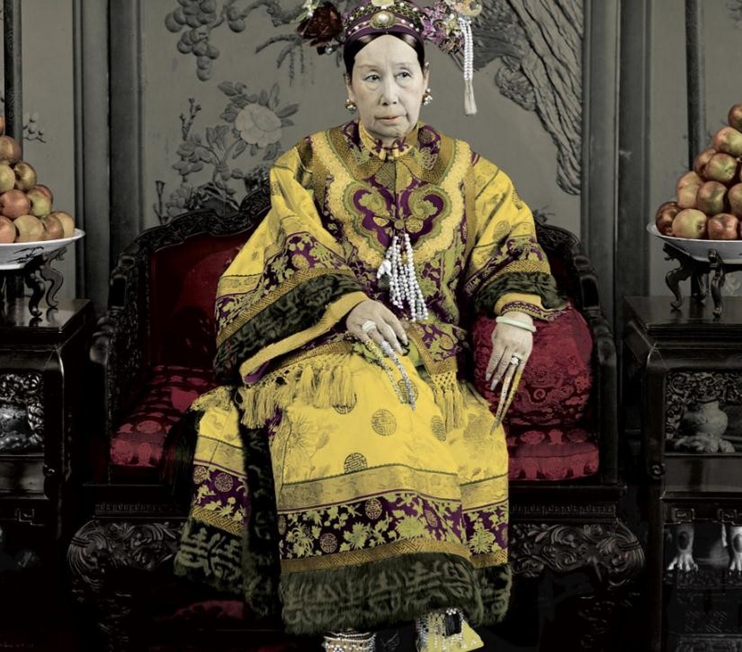 1868年,大太监安德海迎娶19岁京城名旦马赛花,百官庆贺,慈禧还赏赐