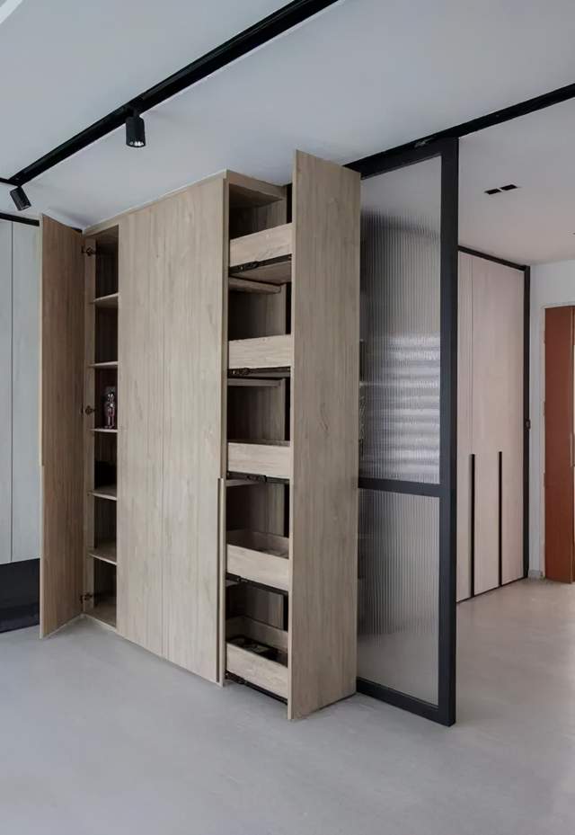 你家床头还在摆柜子?打个抽拉式柜子,让你的卧室多出5㎡收纳区