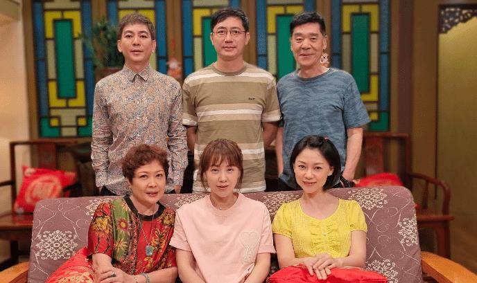 45岁的"黄菲"钱莹,与黄俊淇的夫妻缘已尽,为现任丈夫做回自己