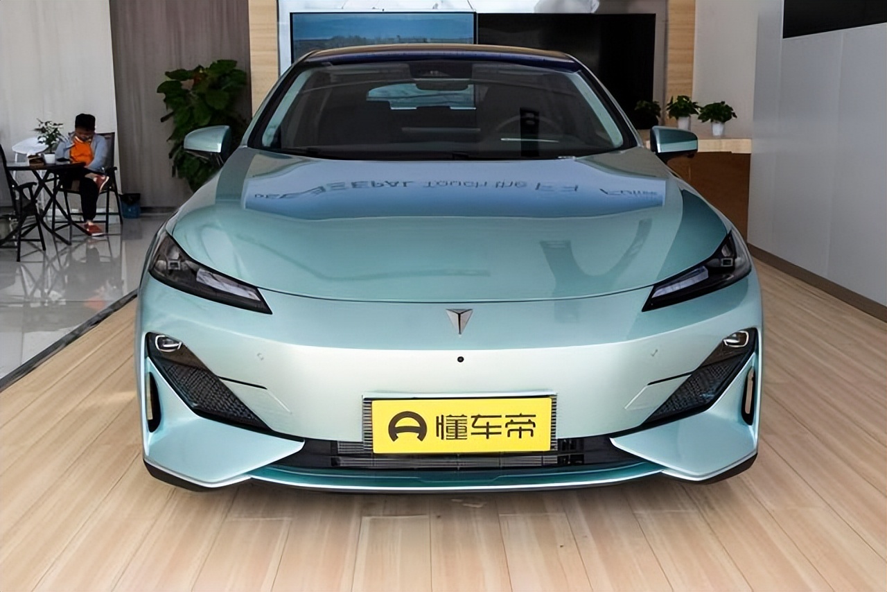 这款国产电动车,打败特斯拉model3!长安深蓝sl03销量腾飞的内幕