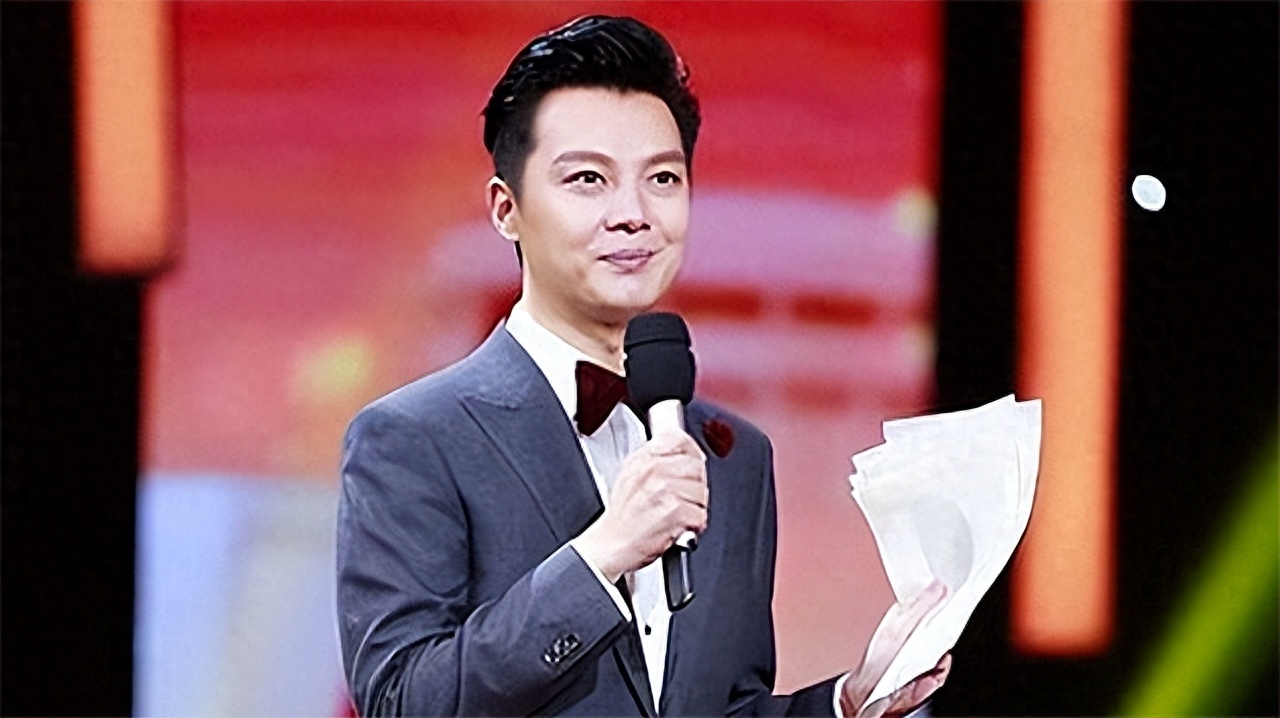 任鲁豫32岁娶身家上亿女富豪45岁再当爸被贴凤凰男标签