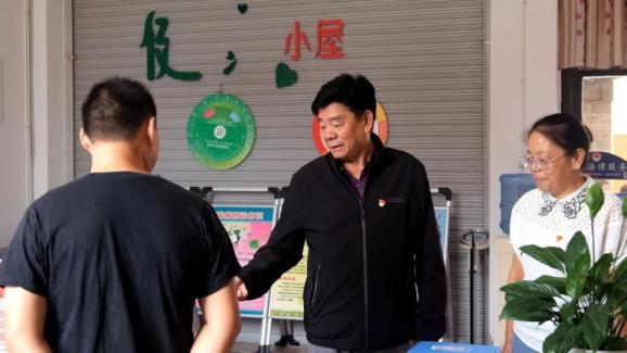 【光荣在党50年】谢仲:我是党员,走到哪里都要发挥种子作用