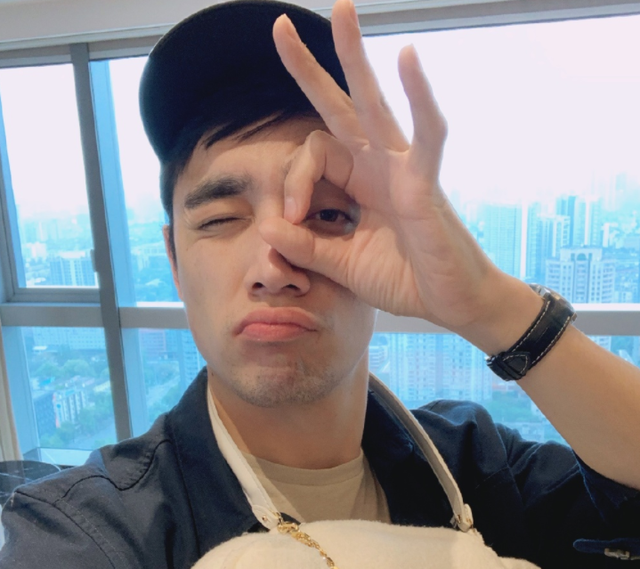 李美越私生活引争议,妻子发长文要求道歉,两人结婚6年育有两子