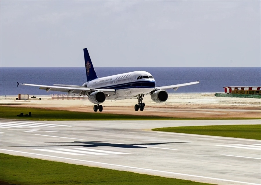 图|飞机着陆