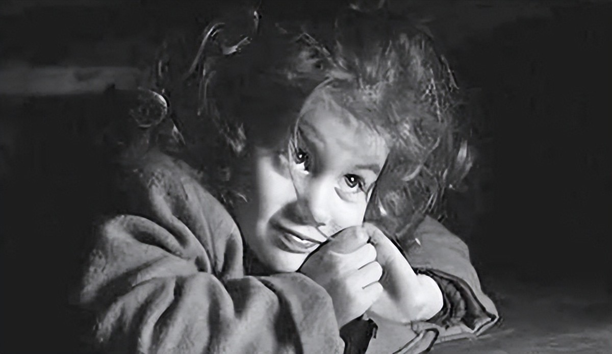 为躲避纳粹搜捕,犹太女孩安妮和家人藏身密室2年,可惜功败垂成