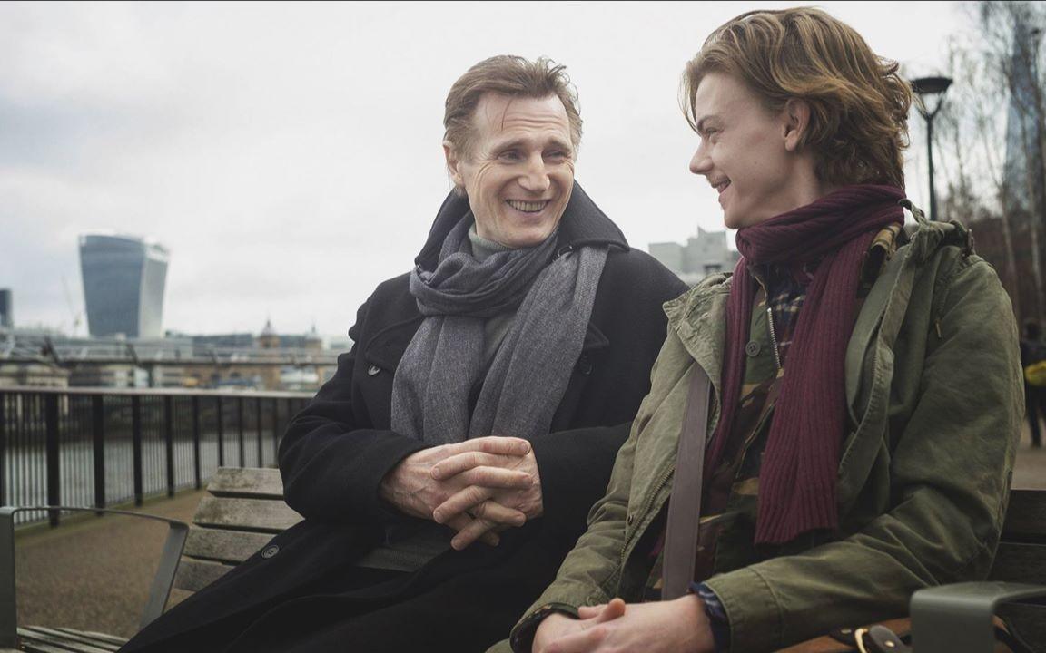 《真爱至上》:爱情与物质面前,究竟该如何权衡?