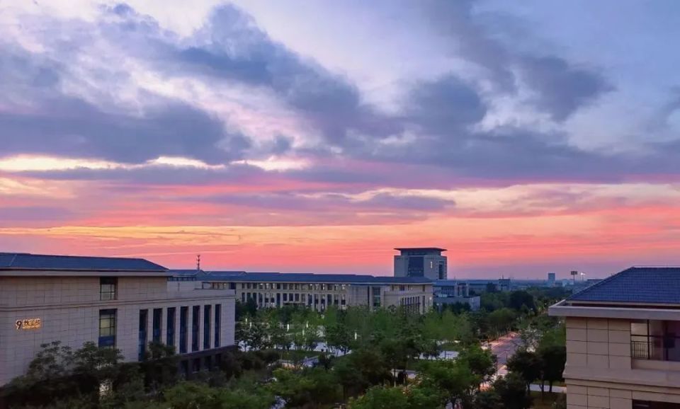 开学在即,在山东与美景相遇!高校秋景闻泉(济)听瀑(南)篇