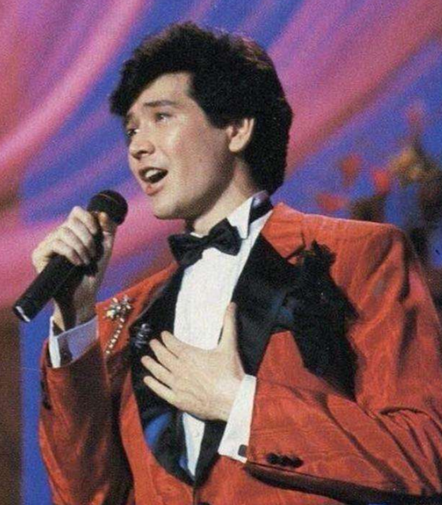 费翔被母亲"斩断"情缘,现如今,63岁的费翔依旧孤身一人