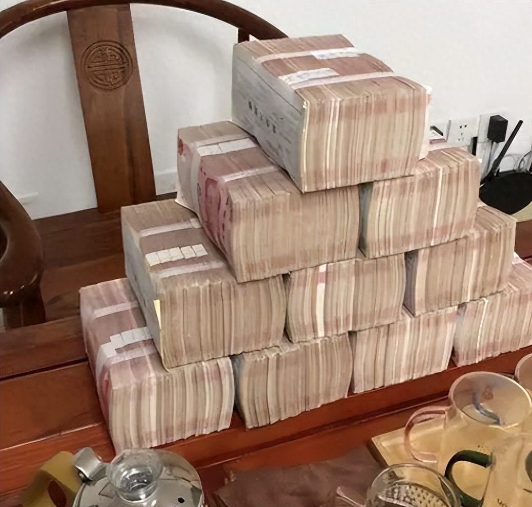 因此,将两亿元借给塑力集团后,等到颜锦要求偿还时,原本的2000多万元