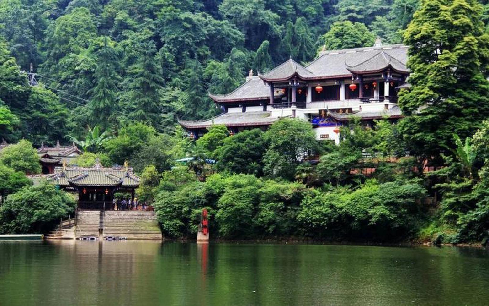 青城山,道教名山,仙山之一,位于四川省都江堰市.