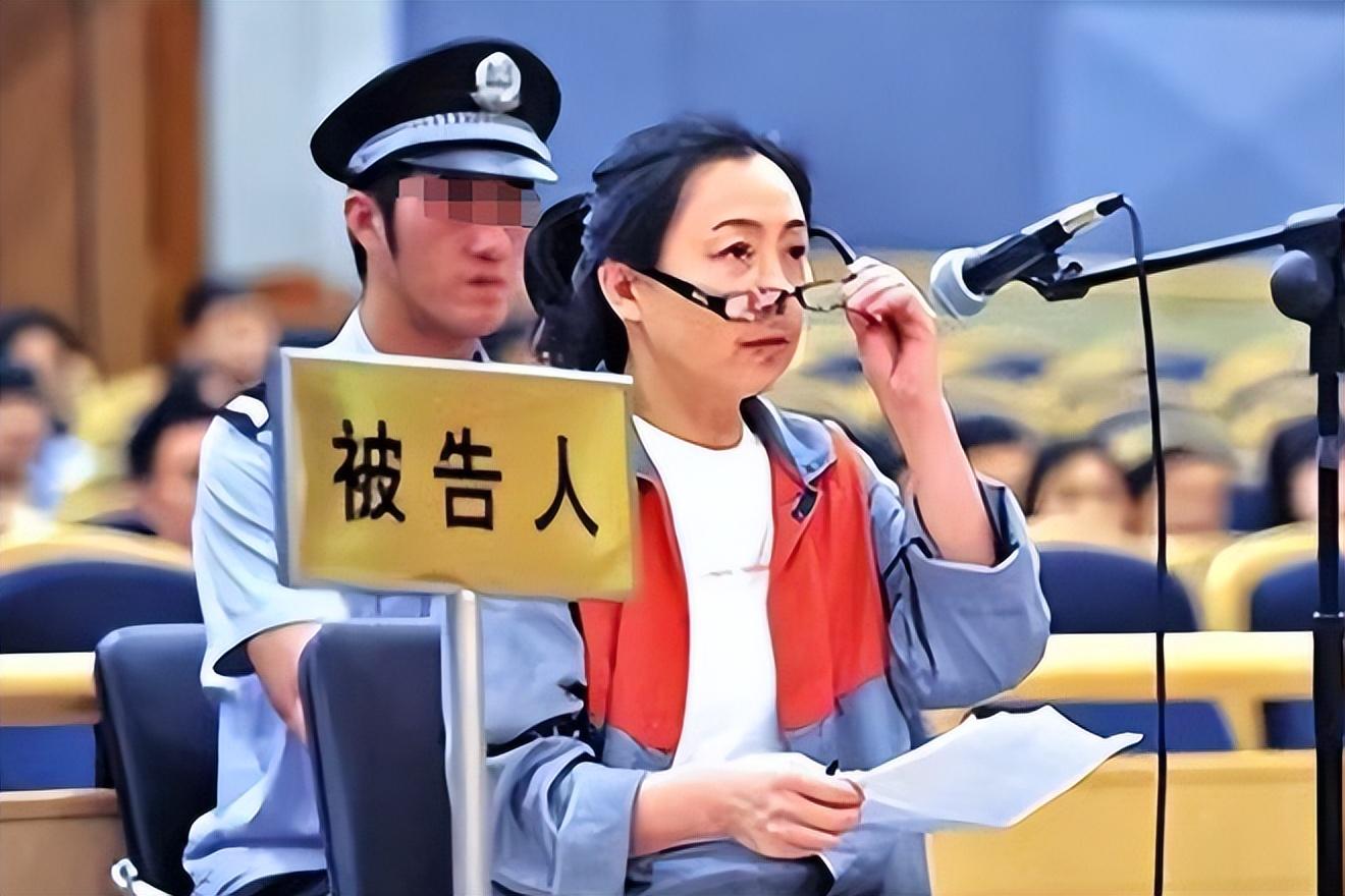 纪实:最美翘臀局长刘光明,靠屁股上位,花50万美容翘臀