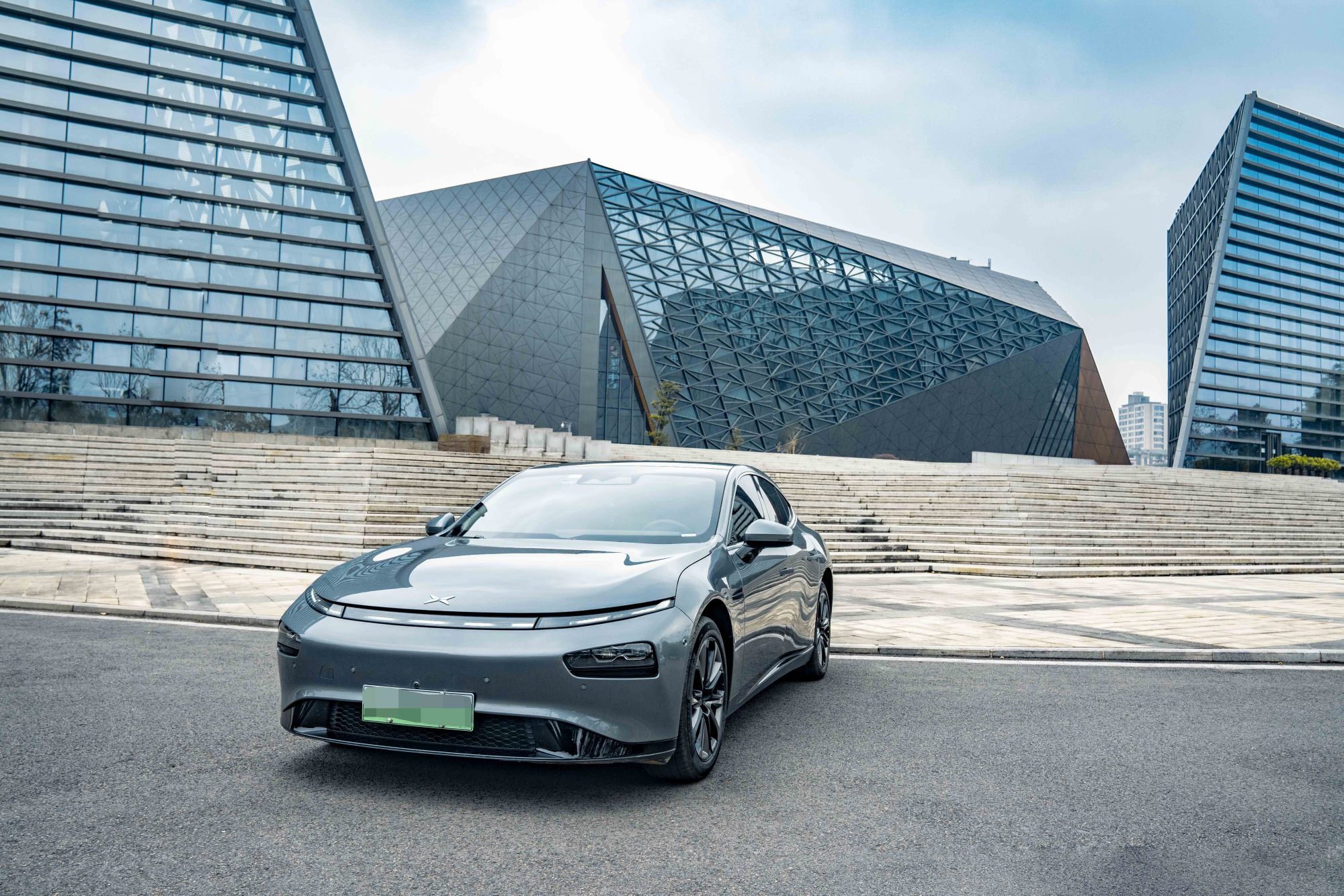 新能源车圈的"神车",小鹏p7助推小鹏汽车成为销冠