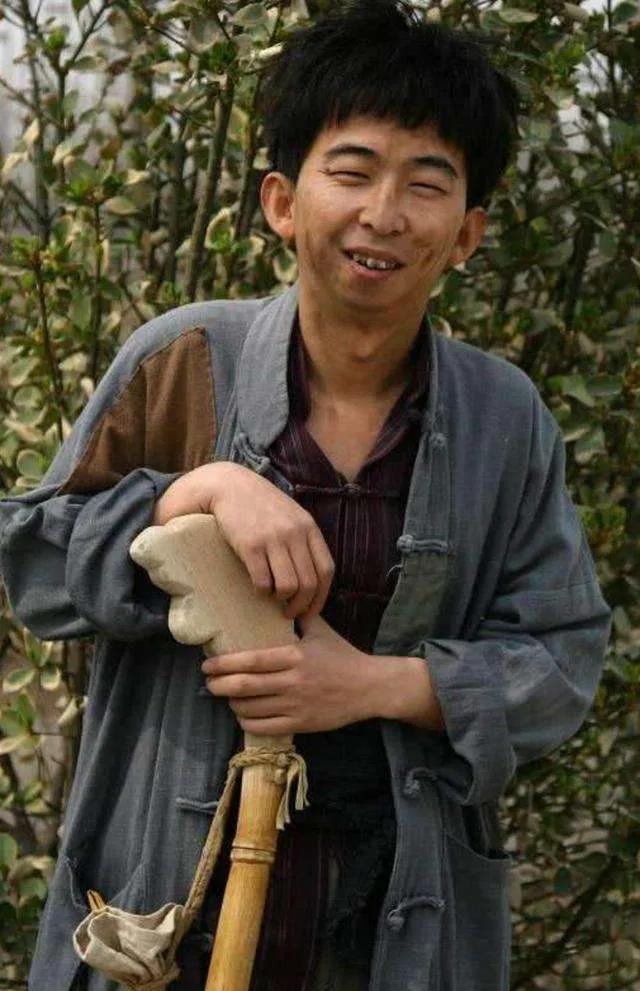 中国第一丑星巨兴茂,初中毕业逆袭成演员导演