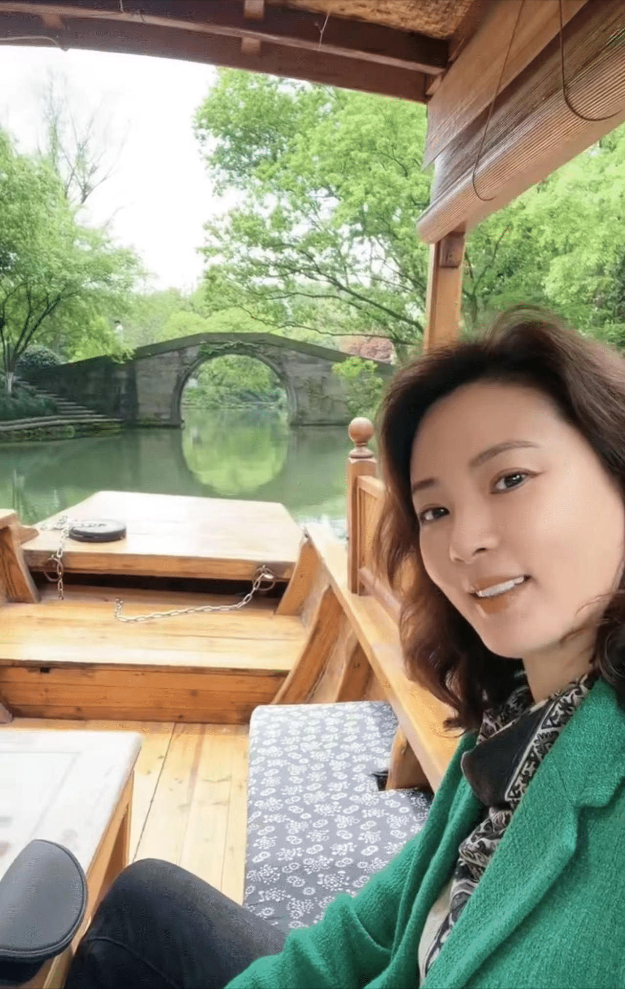 刘芳菲前男友被判死缓,富豪丈夫入狱去世,如今还是孑然一身