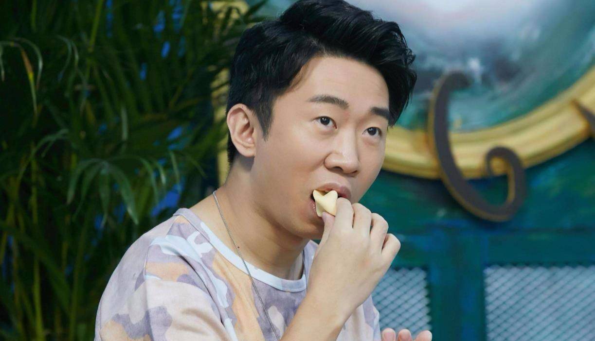 杨迪自曝前女友故事:分手后仍是朋友,不惧流言自由自在