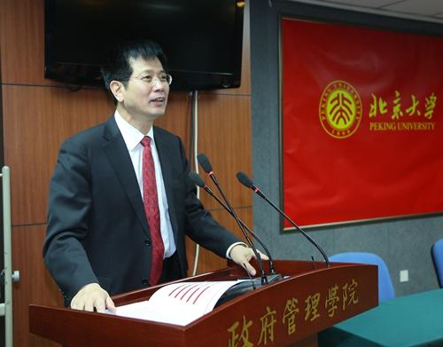 回顾学霸张广利:高考前在父亲病床前奔波,考上北大母亲激动落泪