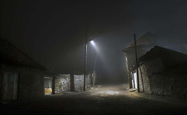 只穿一条内裤坐公共汽车逃走的四省第一恶魔杨新海