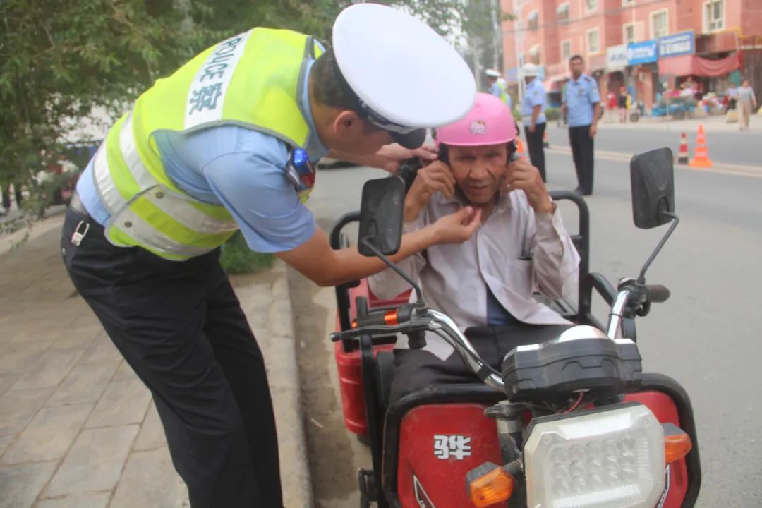 「夏季整治行动」皮山县公安交警深入开展夏季交通安全整治行动,营造
