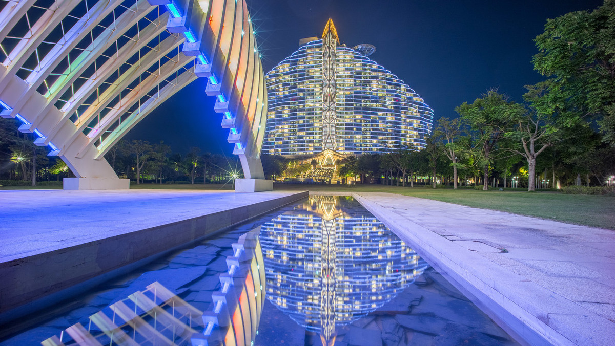 中国首家七星酒店,豪华程度远超迪拜,你的工资能住几天?