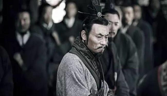 关于《汉书》的初作者,是班彪,班固,还是扬雄