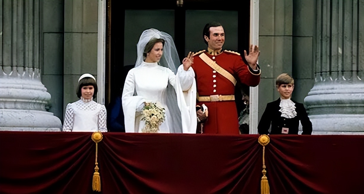 英国安妮公主和第一任丈夫马克菲利普斯船长离婚,网友:太悲伤!