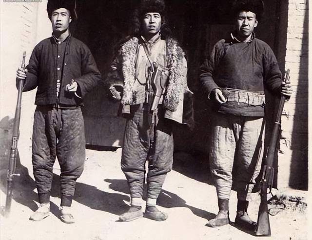 1946年,大土匪谢文东被捕,临刑前妄图用自己的抗日经历求饶