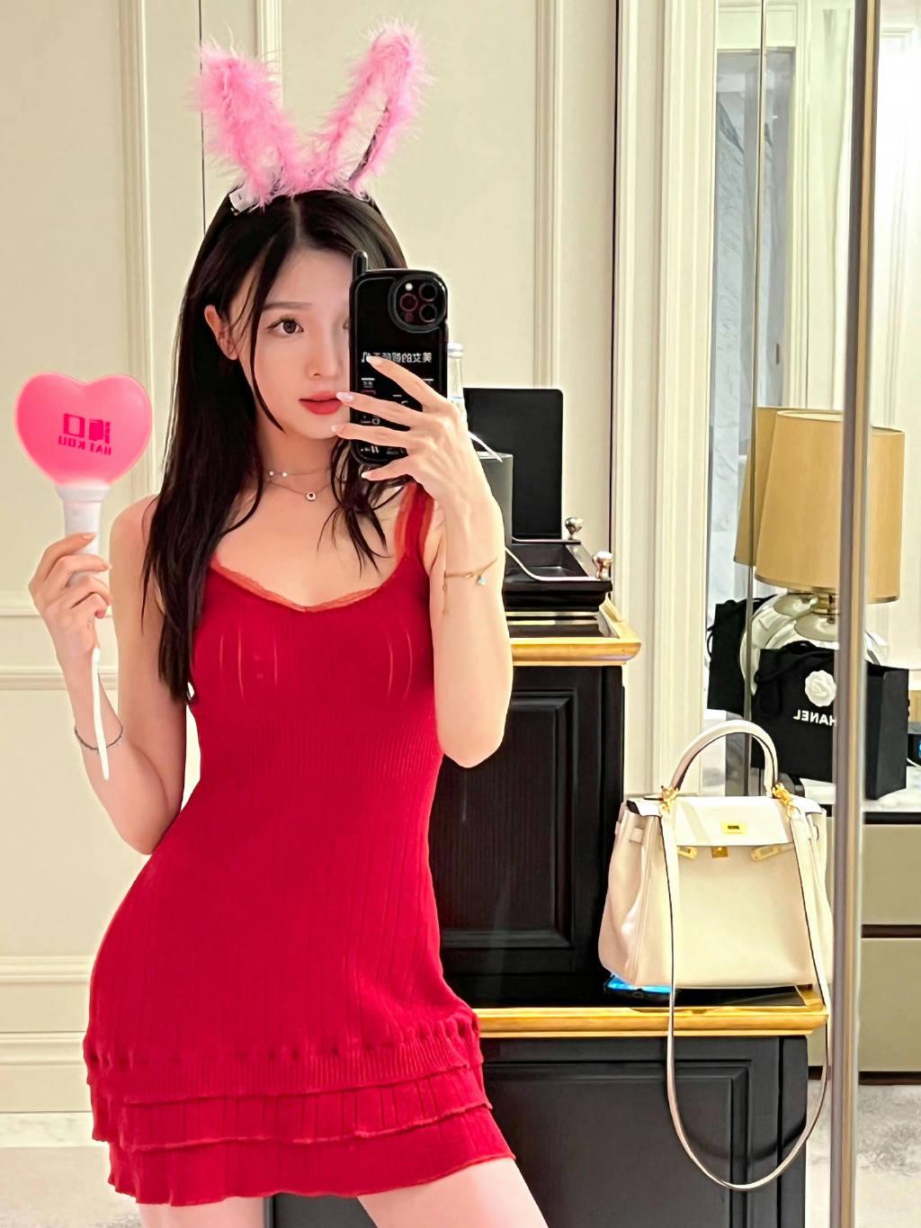 李现恋情疑曝光!女方曾离异带娃,网友质疑配不上李现!