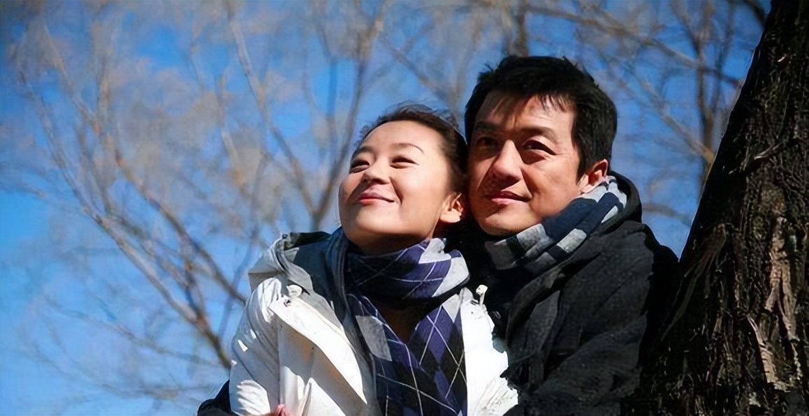 回顾柯蓝曾被医生断言活不过38岁28岁遭李亚鹏背叛51岁仍未婚