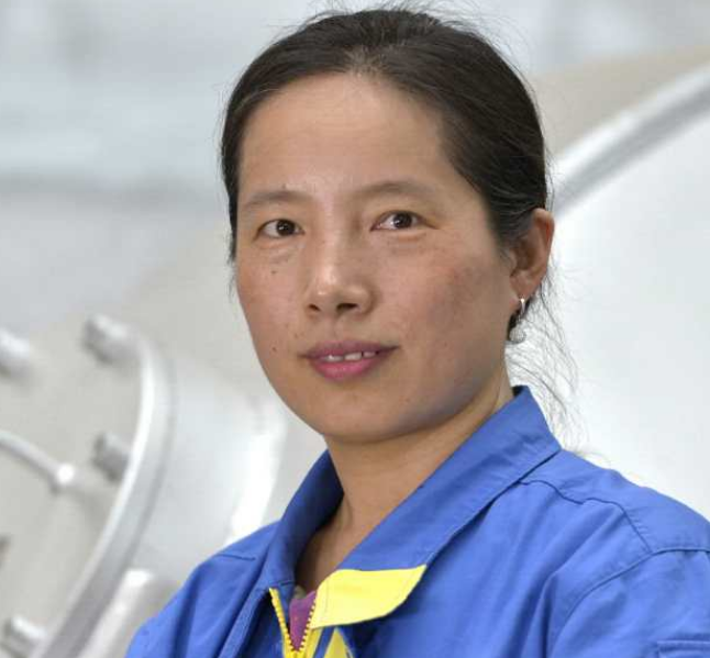 在中国的工程师群体中,普遍以男性居多,而学生时代的姜妍就读于化工