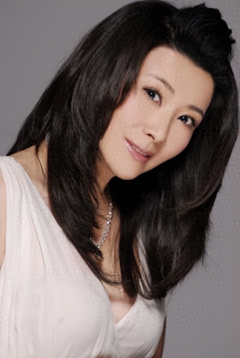 纪实"国家一级演员"长得漂亮戏也好,为人低调不张扬,60岁婚姻成迷