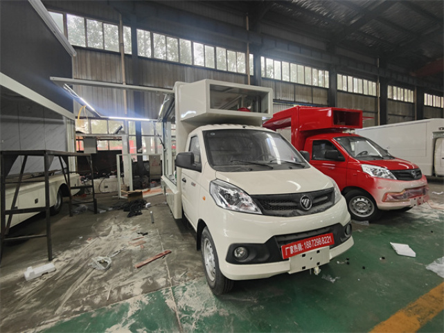 led广告车双面高清屏幕可举升宣传车价格,电子屏舞台车配置图片