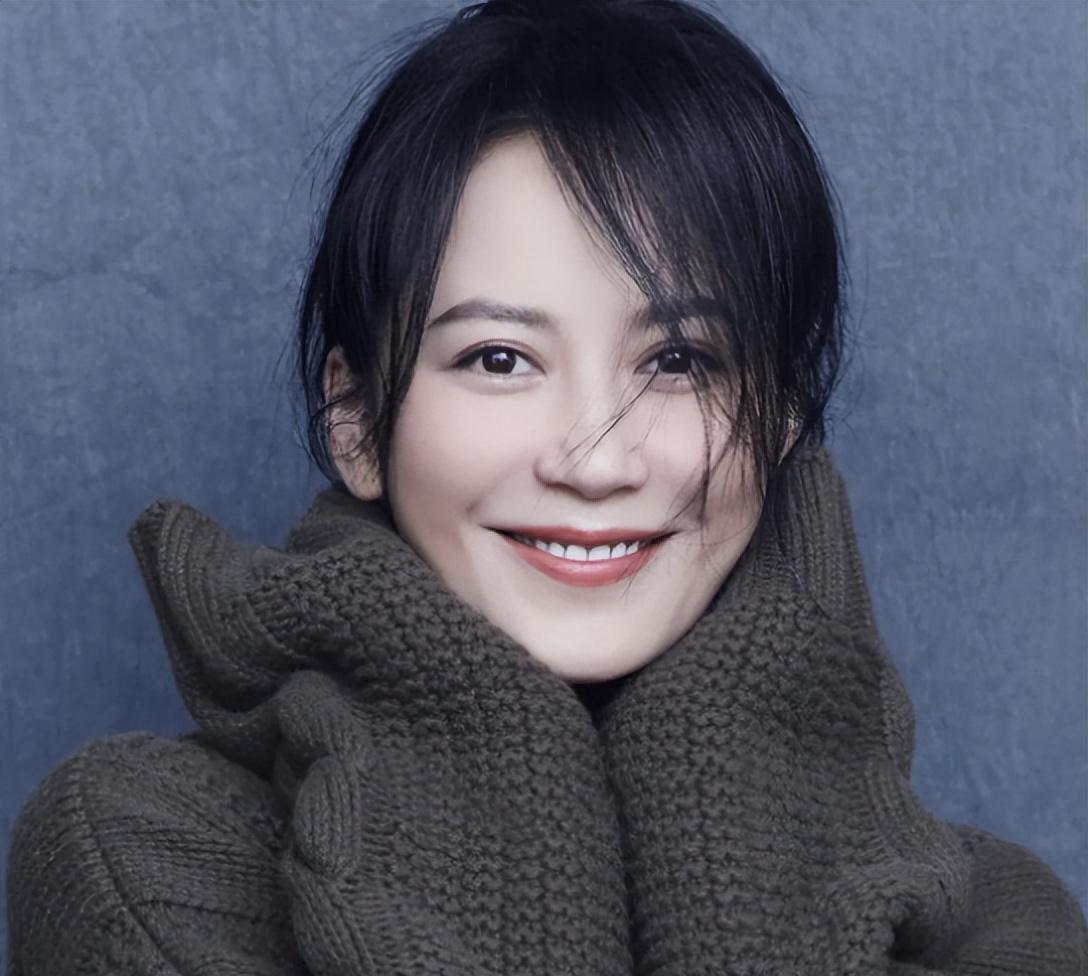 年轻时相貌平平,老了却越来越好看,从咏梅到俞飞鸿,真让人羡慕